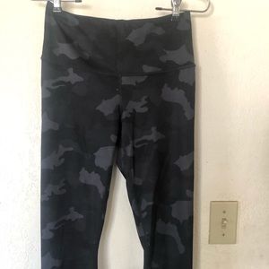 Yogalicious high waisted cropped leggings